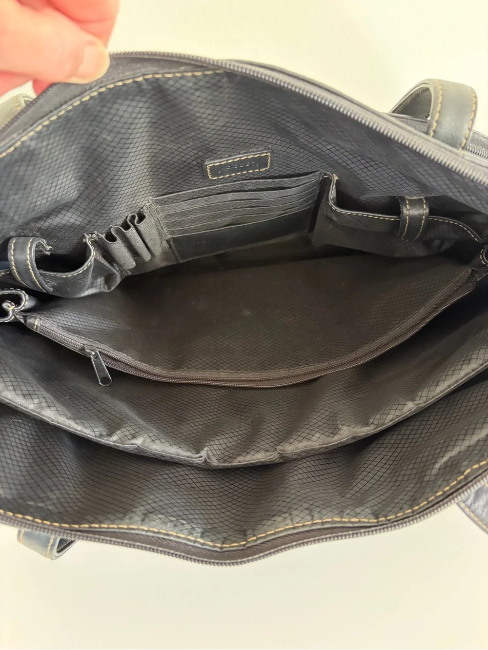 Dopp Black Leather Laptop Tote
